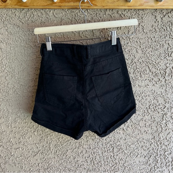 H&M black shorts - Picture 2 of 5